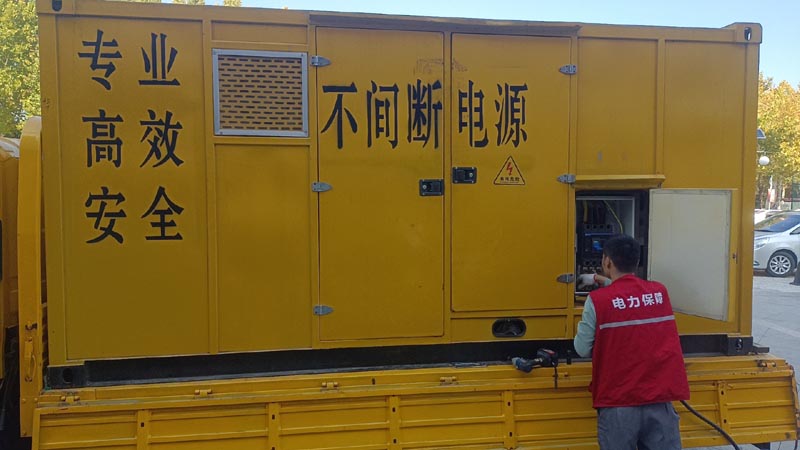 南通柴油发电机组和UPS电源配合使用时，如何避免切换过程中的电力中断？